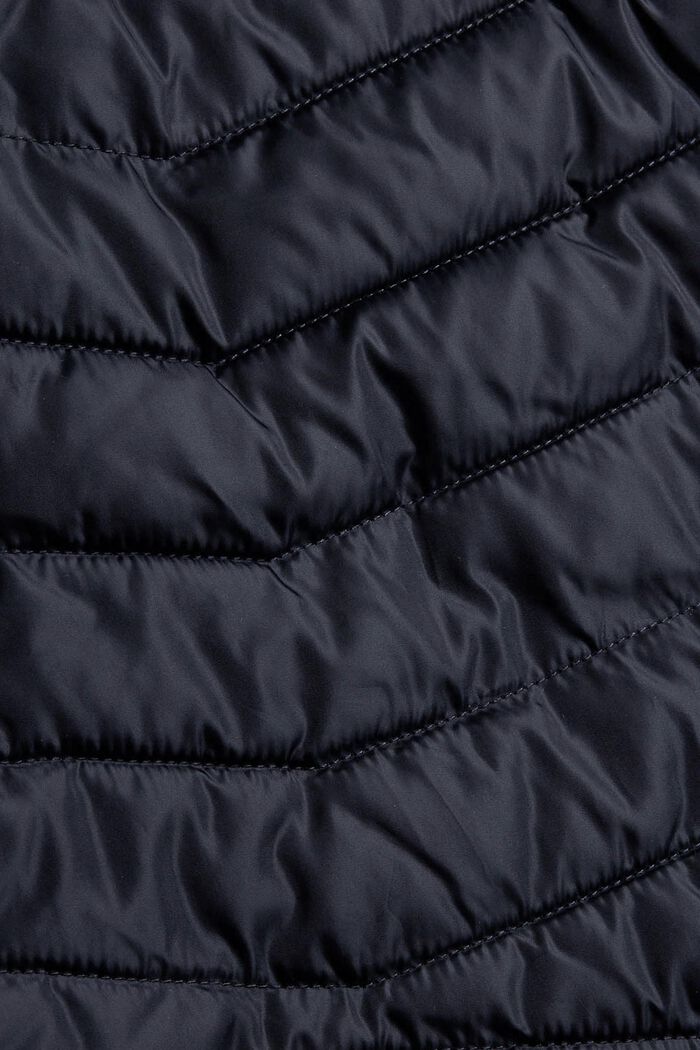En matière recyclée : la veste réversible à teneur en 3M™ Thinsulate™, BLACK, detail image number 4