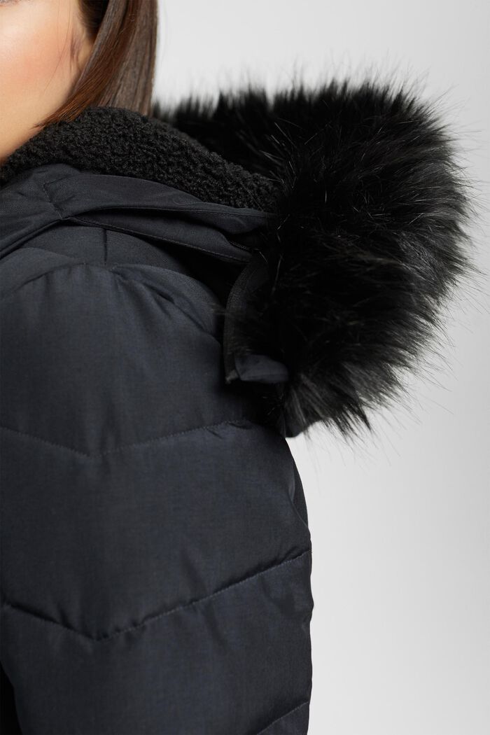 Veste matelassée à capuche en fourrure synthétique, BLACK, detail image number 2