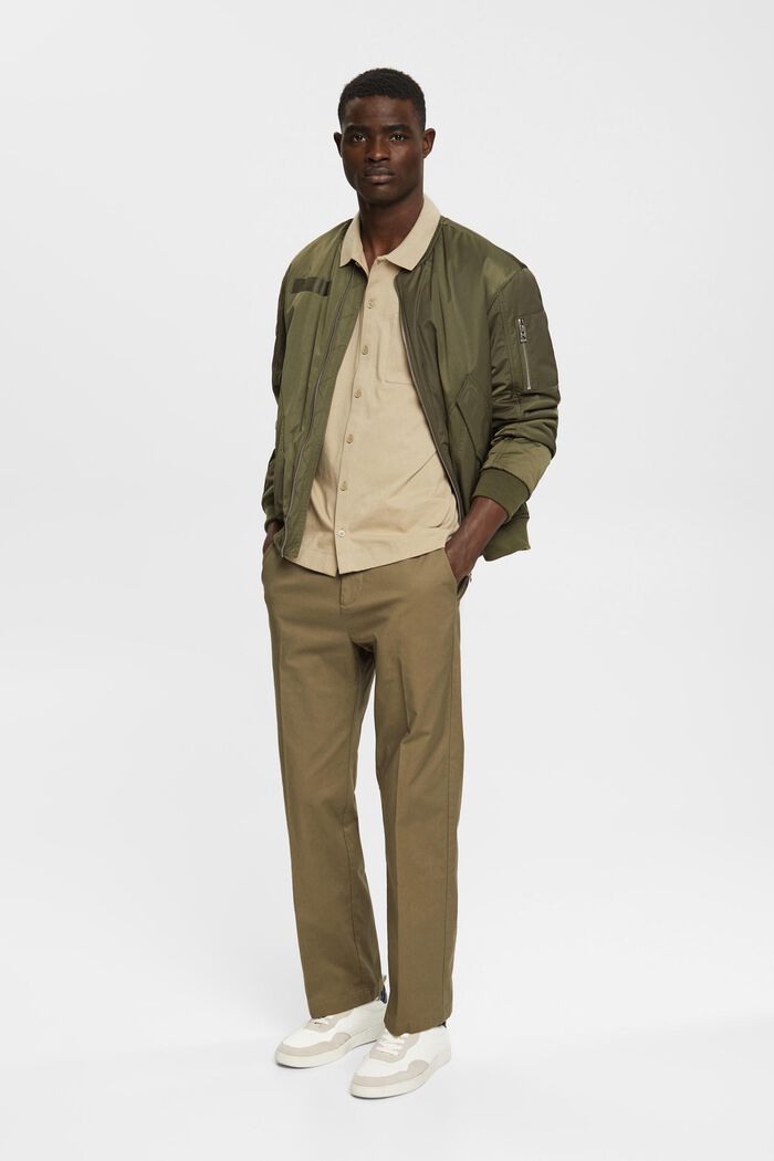 Chino de coupe Relaxed Fit, KHAKI GREEN, detail image number 1