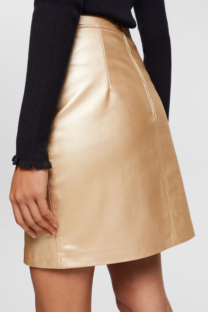 Mini-jupe en similicuir brillant, GOLD, detail image number 4