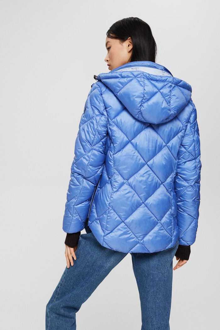 En matière recyclée : la veste matelassée à capuche ajustable, LIGHT BLUE LAVENDER, detail image number 3