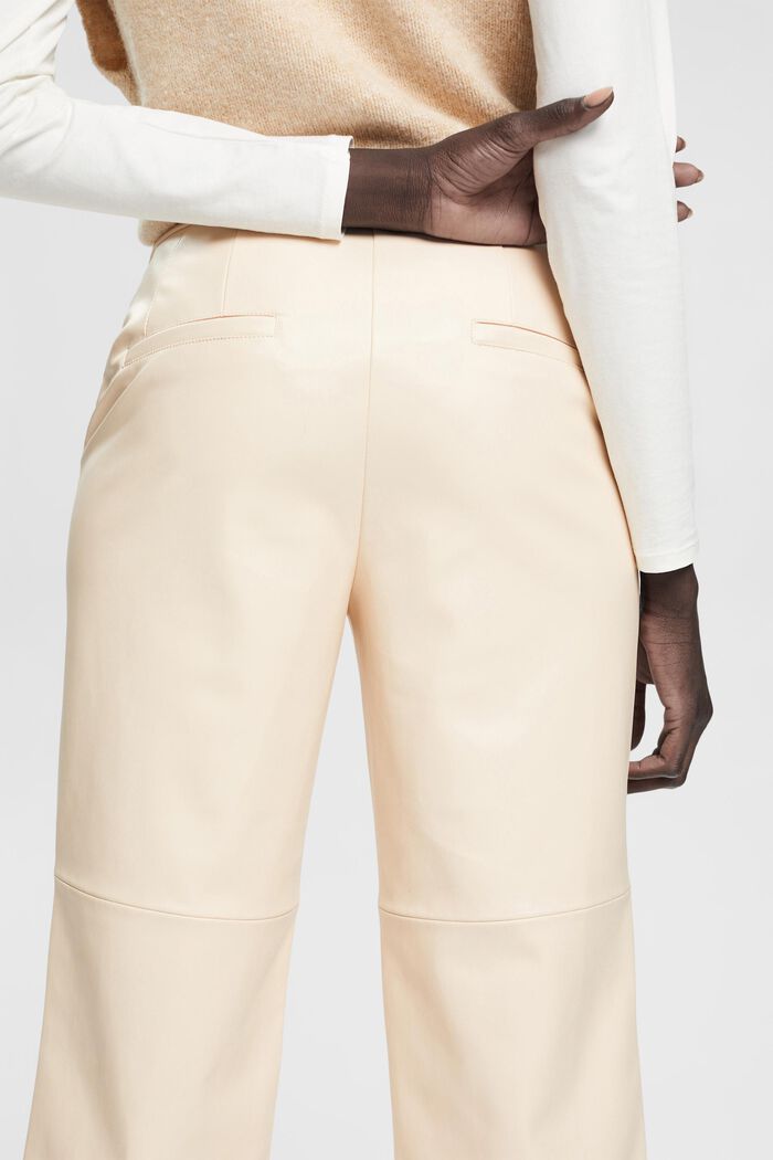 Pantalon en similicuir à la coupe raccourcie, DUSTY NUDE, detail image number 4