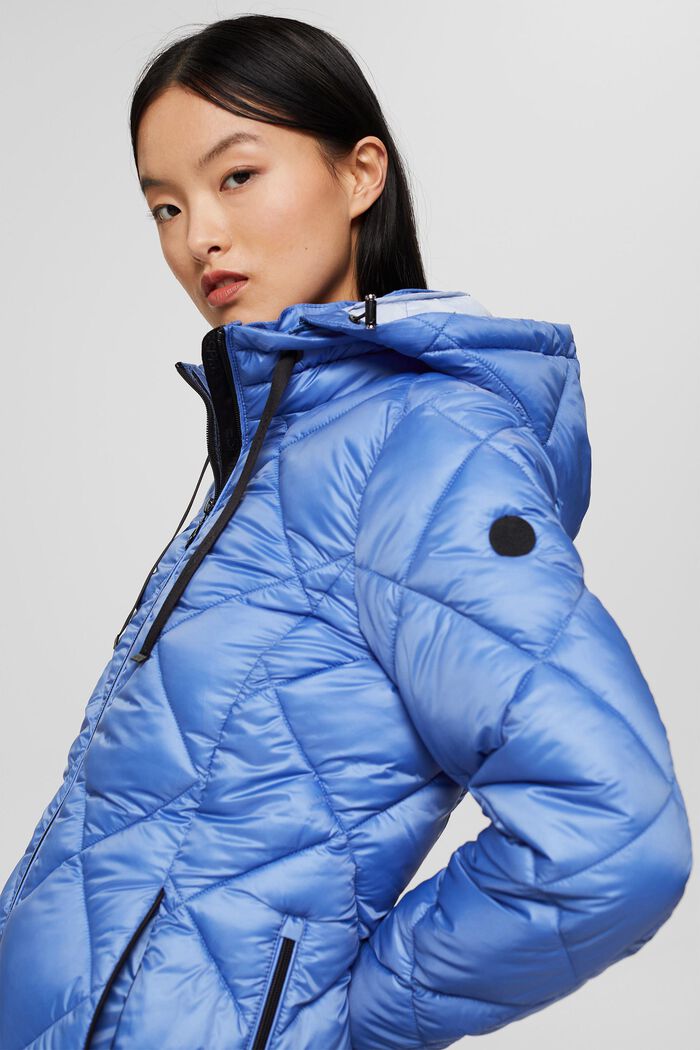 En matière recyclée : la veste matelassée à capuche ajustable, LIGHT BLUE LAVENDER, detail image number 6
