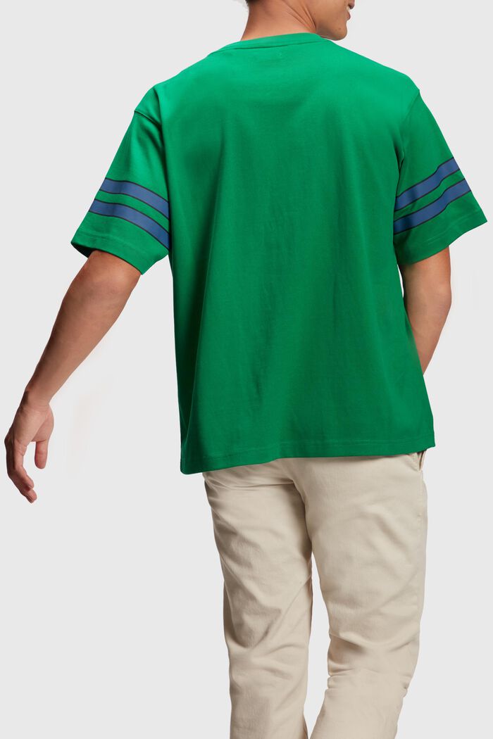T-shirt à imprimé graphique rayé sur les manches, EMERALD GREEN, detail image number 1