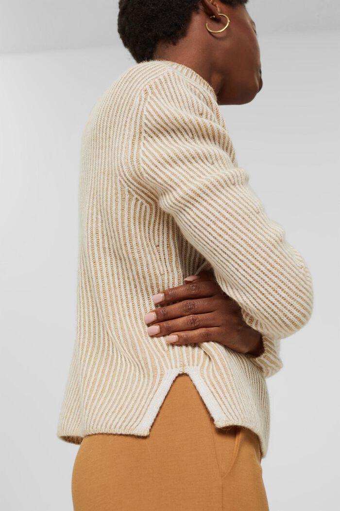 En laine mélangée : le pull-over côtelé au look bicolore, KHAKI BEIGE, detail image number 5
