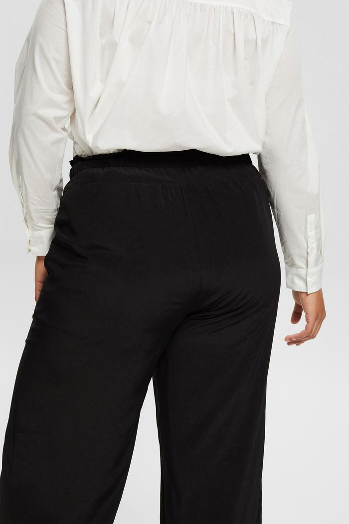 Pantalon CURVY à jambes amples, en LENZING™ ECOVERO™, BLACK, detail image number 5