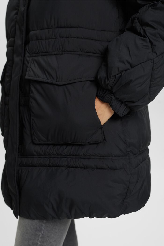 En matière recyclée : manteau matelassé à capuche, BLACK, detail image number 2