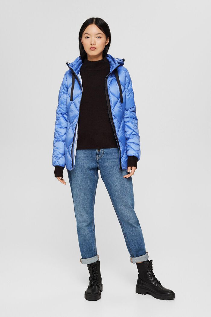 En matière recyclée : la veste matelassée à capuche ajustable, LIGHT BLUE LAVENDER, detail image number 1
