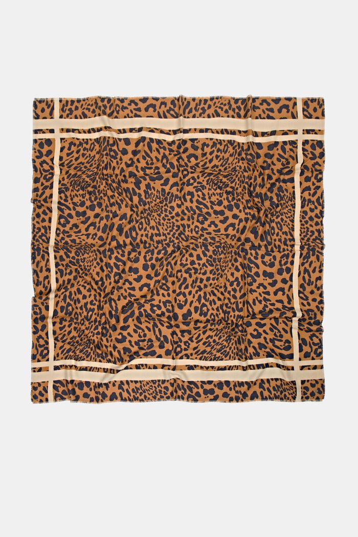 En matière recyclée : le foulard au look léopard, BARK, detail image number 3
