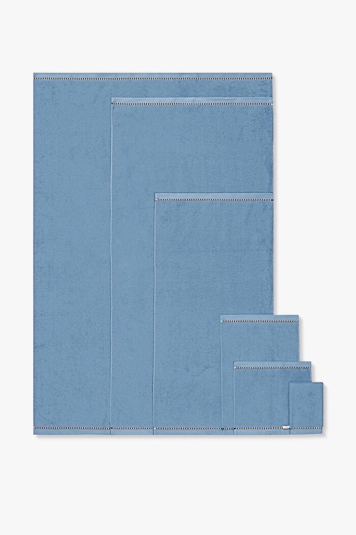 À teneur en TENCEL™ : la collection de serviettes en tissu éponge, SKY BLUE, detail image number 0