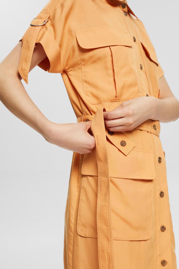 À teneur en lin : la robe-chemise ceinturée, PEACH, detail image number 2