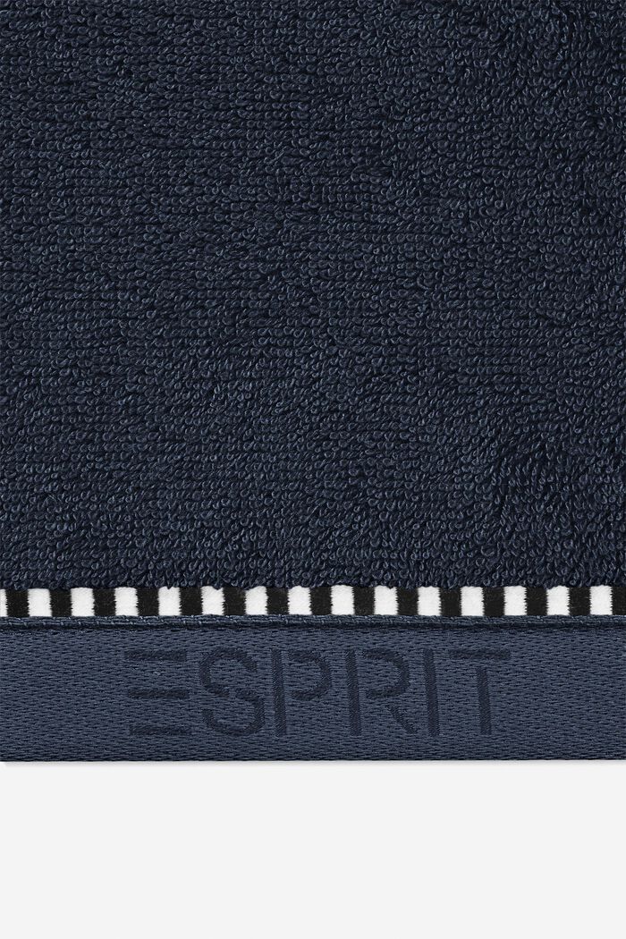 À teneur en TENCEL™ : la collection de serviettes en tissu éponge, NAVY BLUE, detail image number 1
