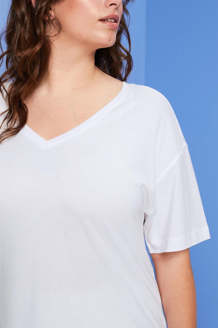 T-shirt CURVY à encolure en V, TENCEL™, WHITE, detail image number 2